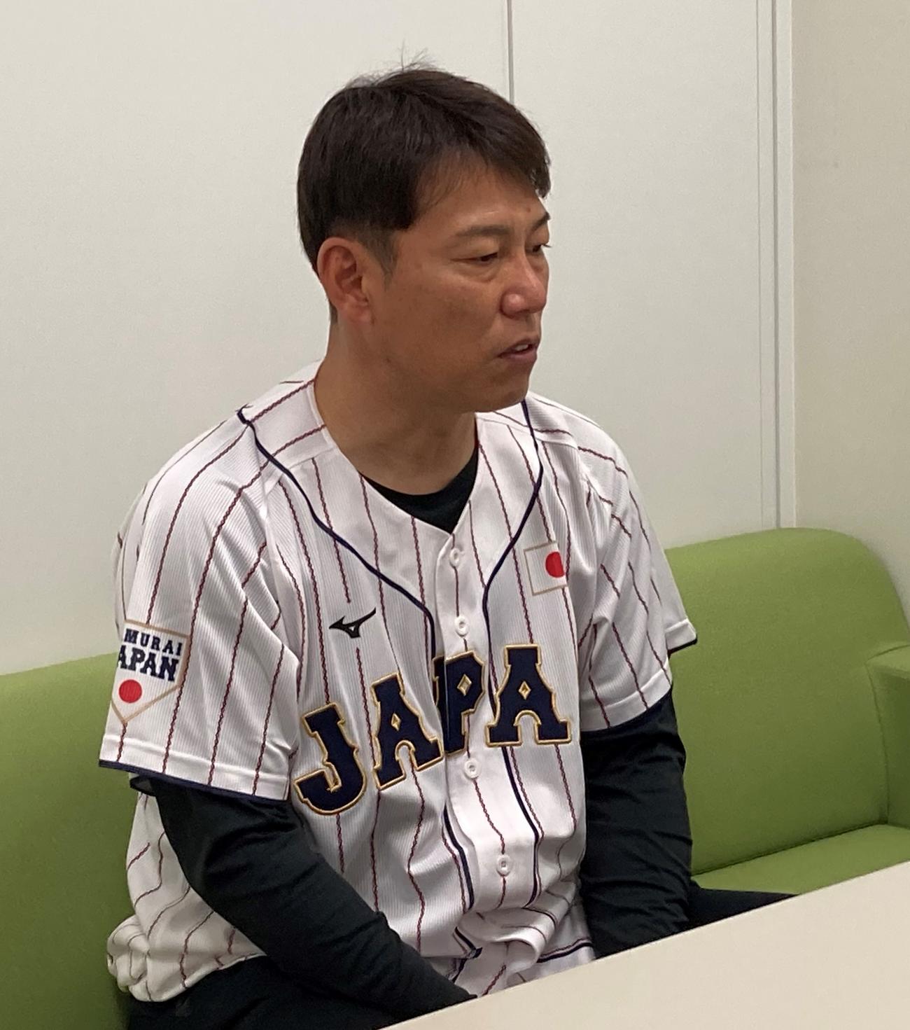 WBSC U12W杯への意気込みを語る井端監督