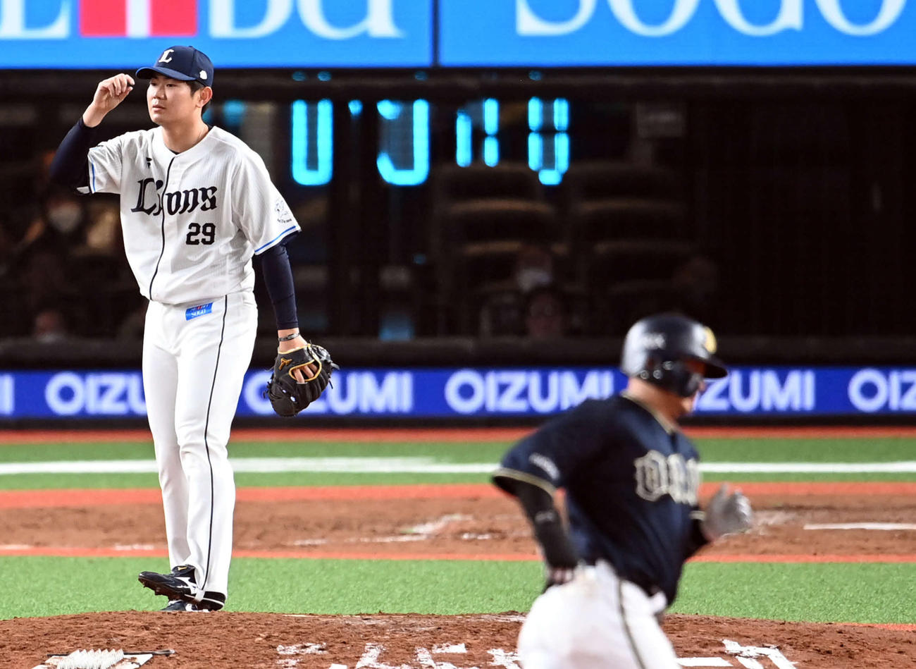 3月31日、オリックス戦の9回2死から森友哉に同点ソロ本塁打を浴びた西武青山美夏人