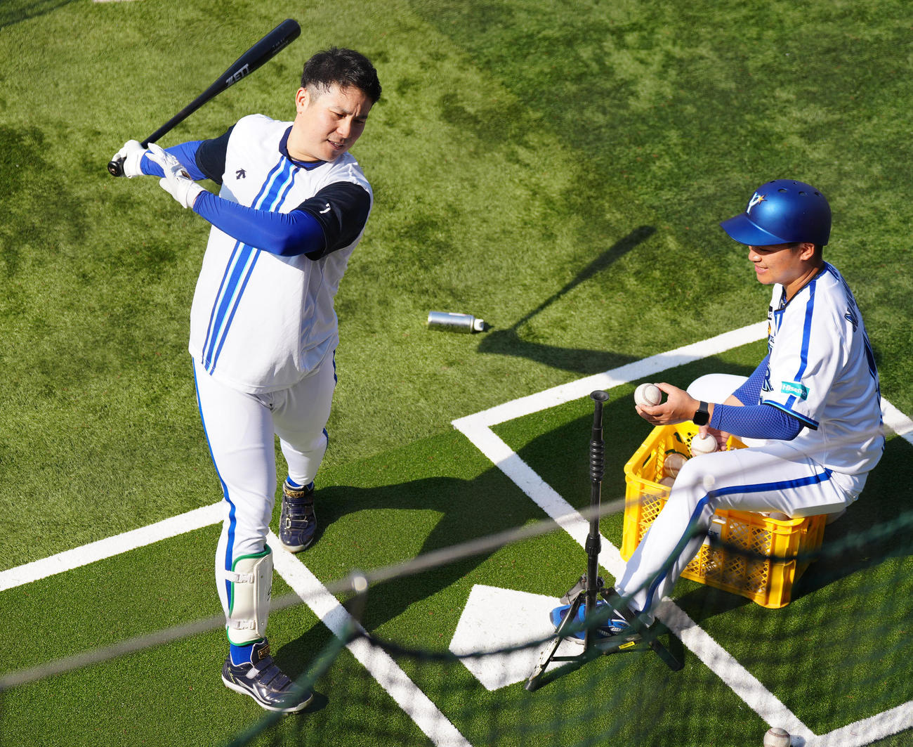 DeNA対巨人　試合前、打撃練習するDeNA佐野（撮影・江口和貴）