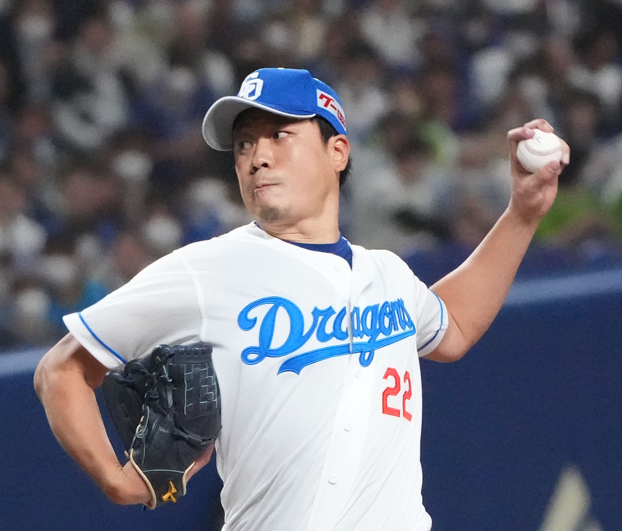 中日対ヤクルト戦　1回表、登板する中日先発の大野雄（撮影・森本幸一）