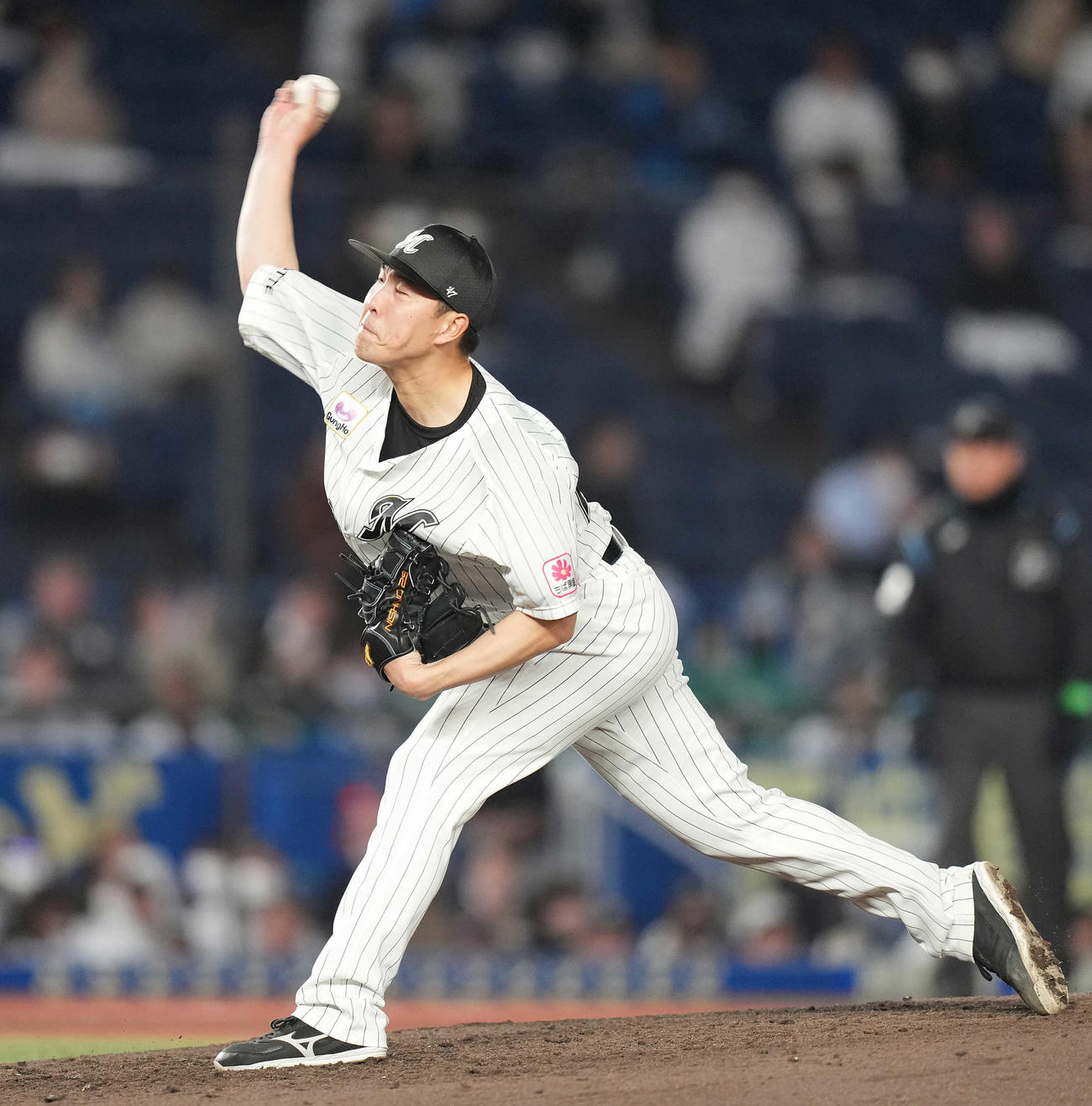 ロッテ対日本ハム　先発し力投するロッテ西野（撮影・鈴木みどり）