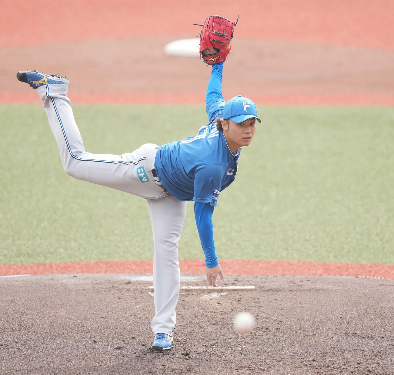 ロッテ対日本ハム　先発し力投する日本ハム伊藤（撮影・鈴木みどり）