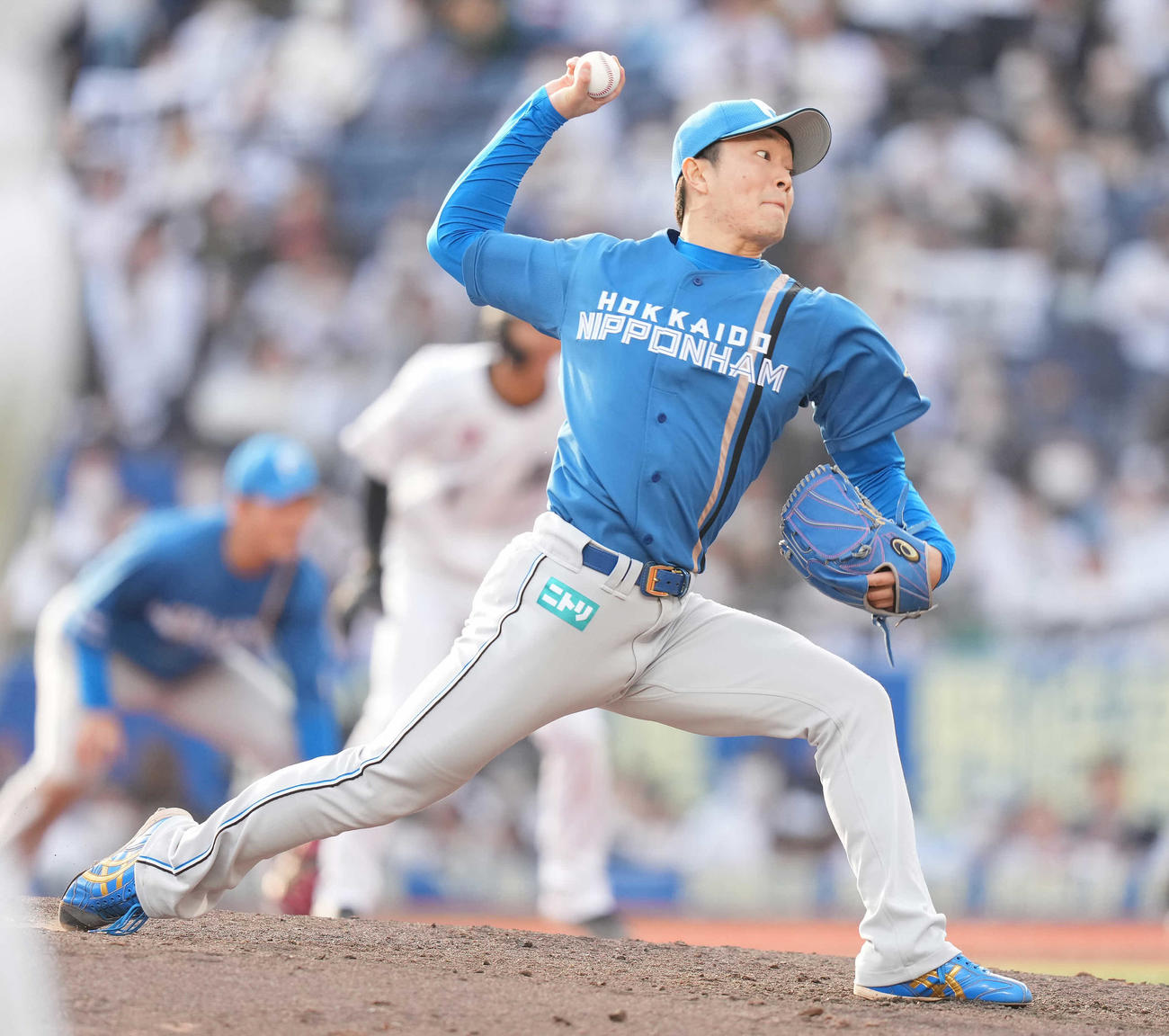 ロッテ対日本ハム　7回裏途中から4番手で登板した日本ハム玉井（撮影・鈴木みどり）