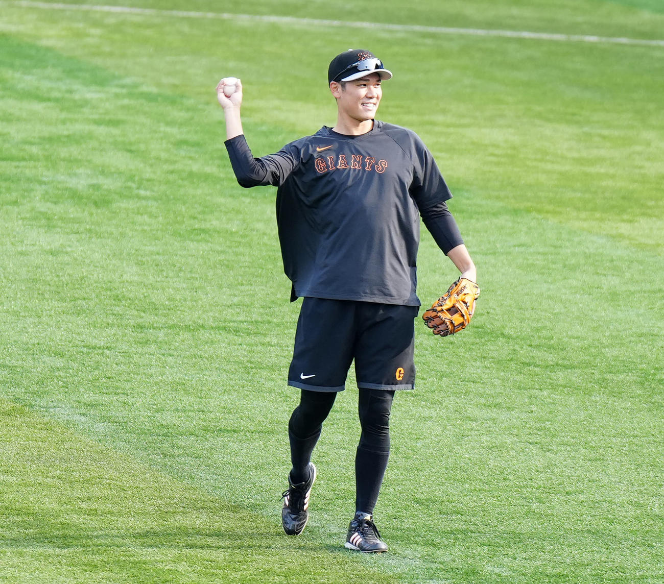 DeNA対巨人　試合前練習に臨む巨人坂本（撮影・江口和貴）