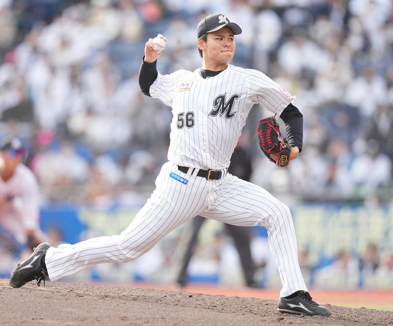 ロッテ対日本ハム　7回表から2番手で登板したロッテ中森（撮影・鈴木みどり）