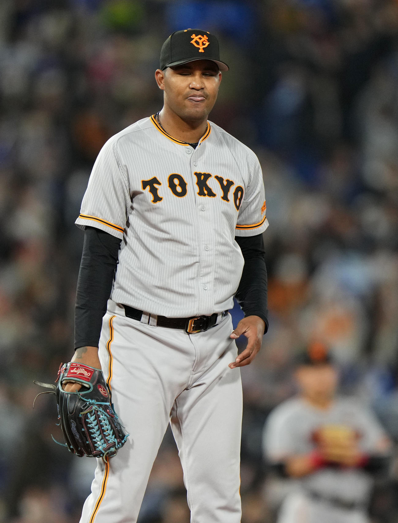 DeNA対巨人　6回裏DeNA無死、宮崎に左越え本塁打を浴びるメンデス（撮影・横山健太）