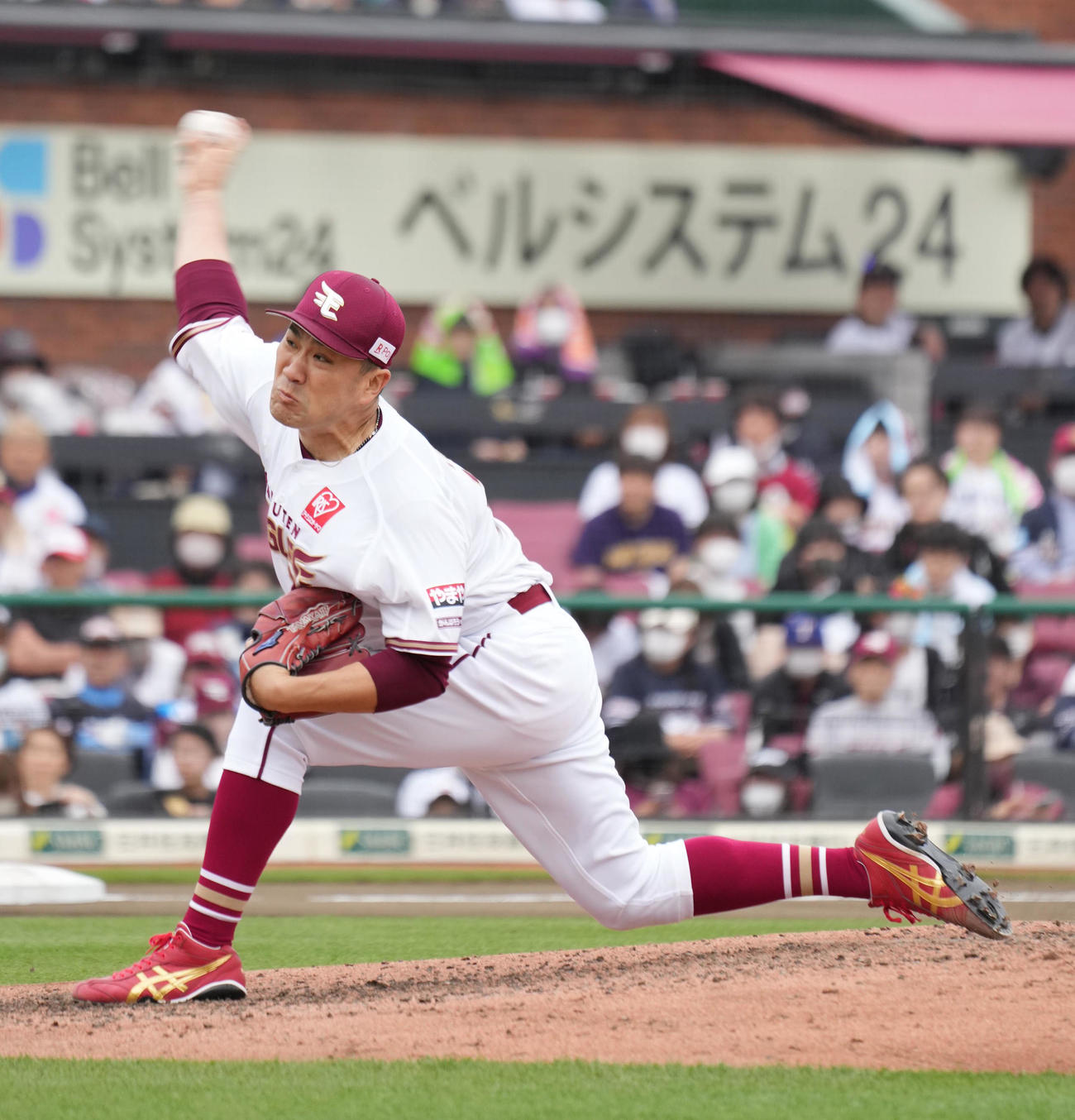 楽天対西武　楽天先発の田中将（撮影・小沢裕）