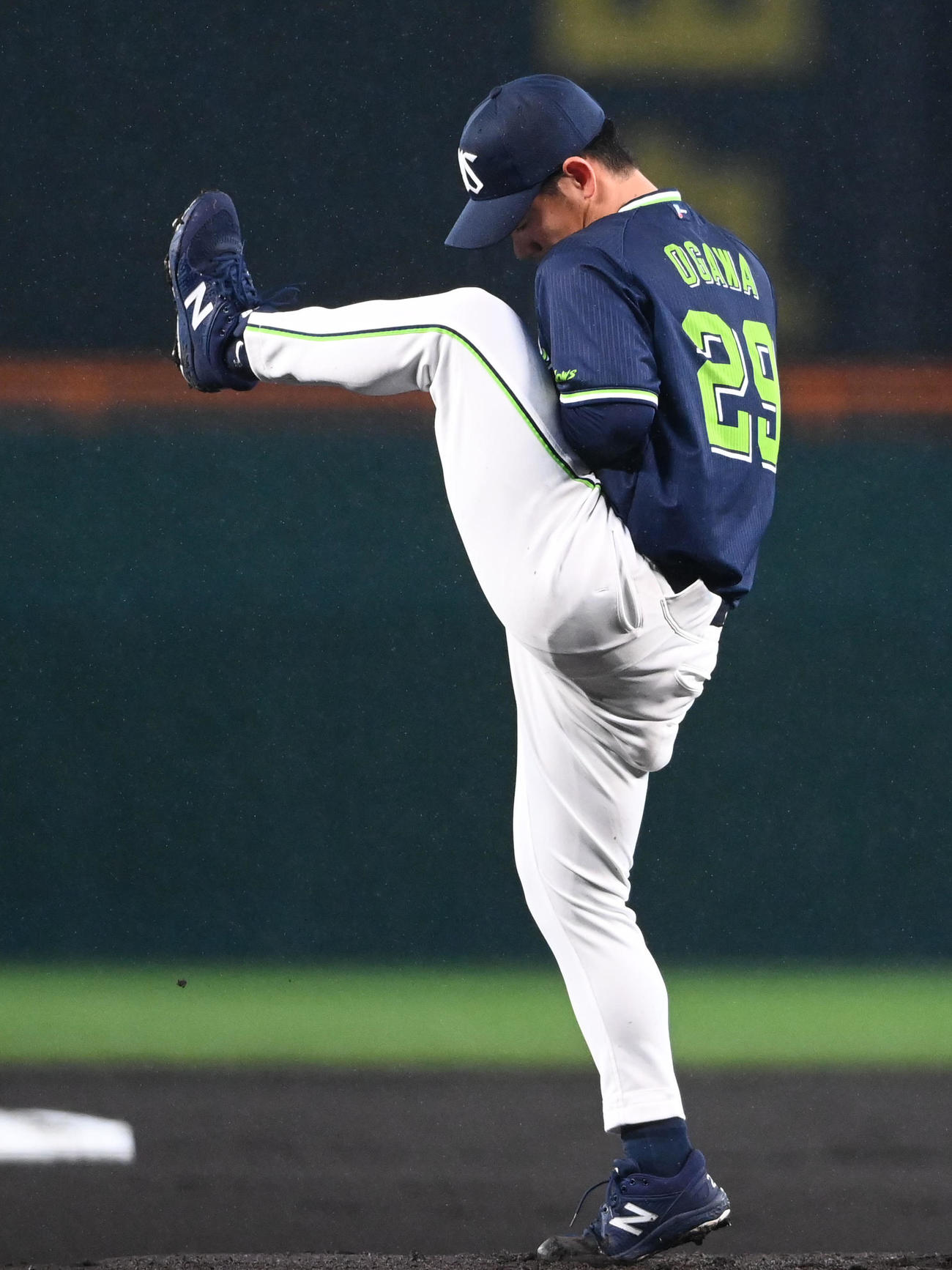 阪神対ヤクルト　ヤクルト先発の小川（撮影・前岡正明）