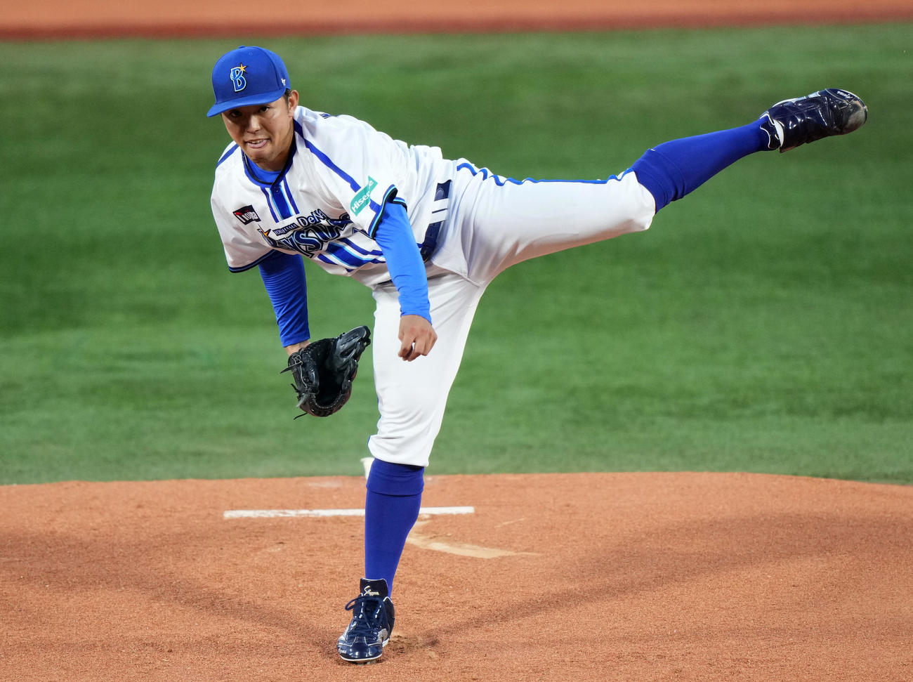 DeNA対巨人　力投するDeNA先発の東（撮影・横山健太）