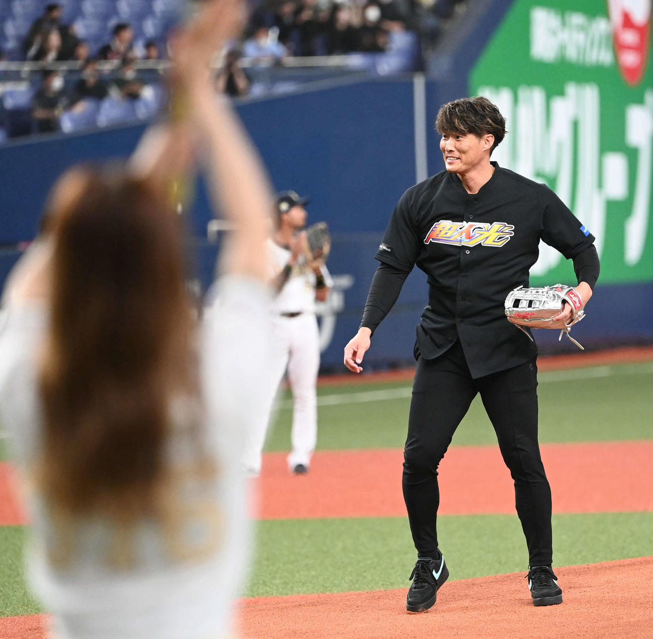 始球式を務める糸井嘉男氏（撮影・和賀正仁）