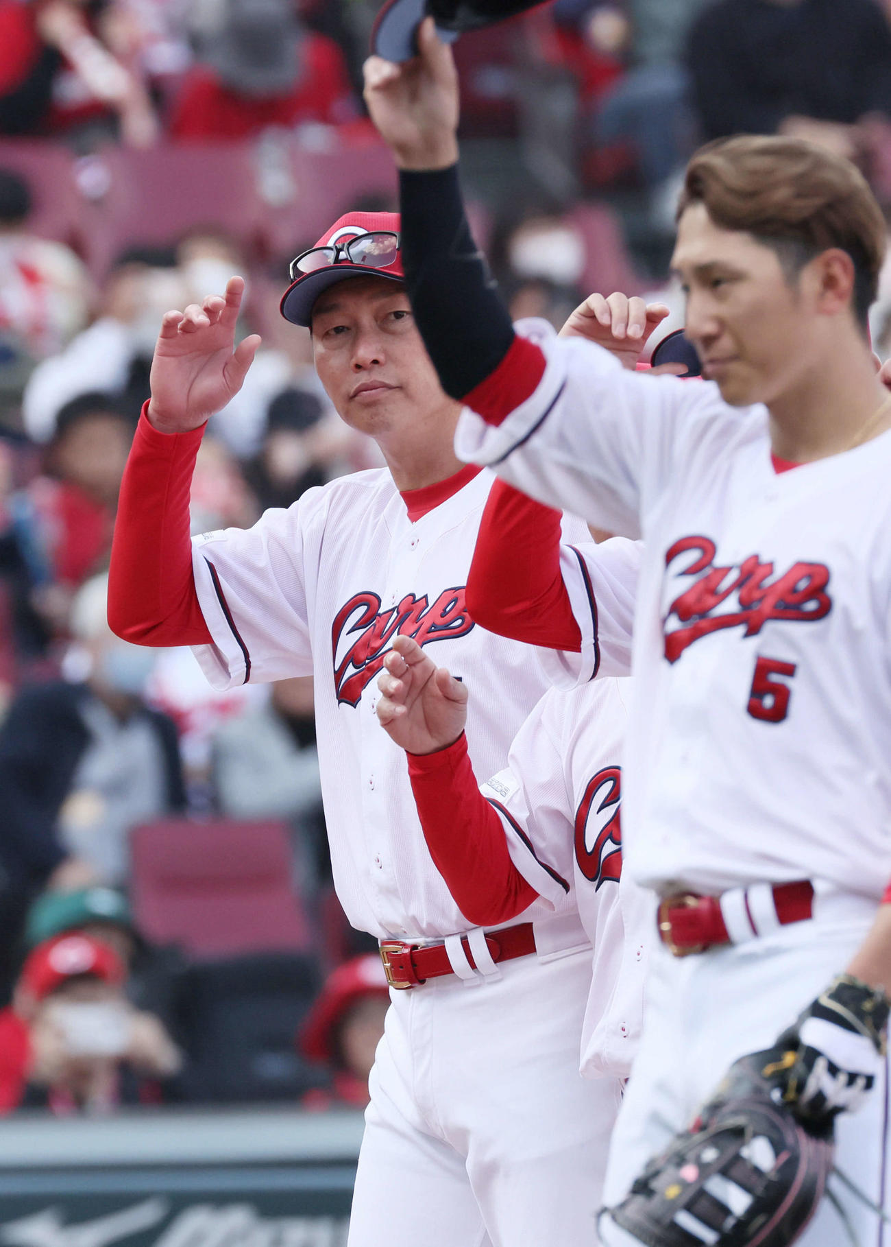 広島対巨人　巨人に連勝の広島新井監督（撮影・加藤孝規）