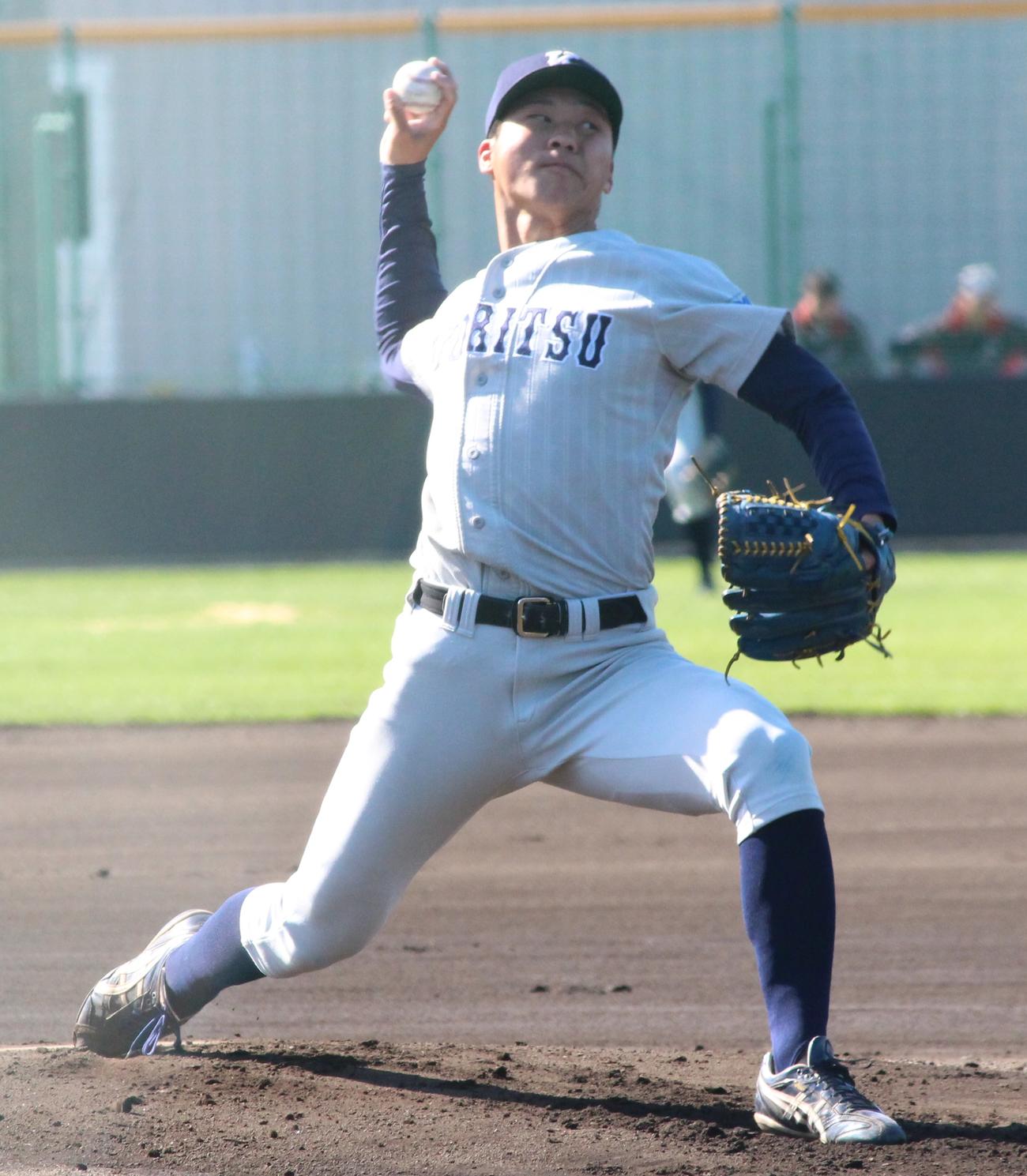 九工大対九共大　初の開幕投手で勝利に貢献した九共大・木村仁投手（撮影・菊川光一）