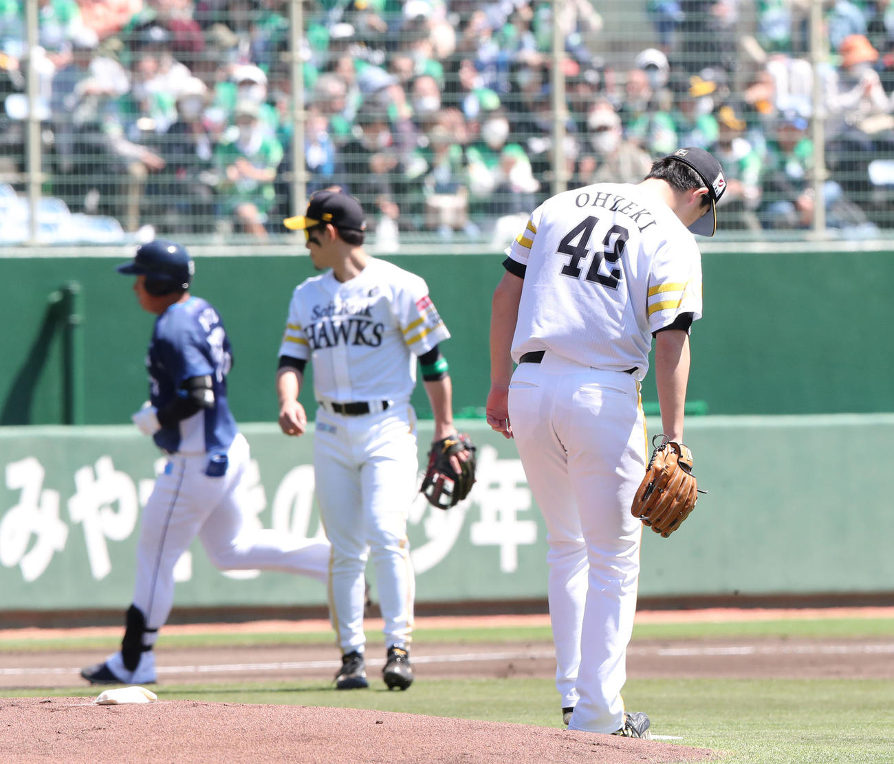 ソフトバンク対西武　1回表西武無死、愛斗に左越え先制本塁打を浴びた大関友久（撮影・梅根麻紀）