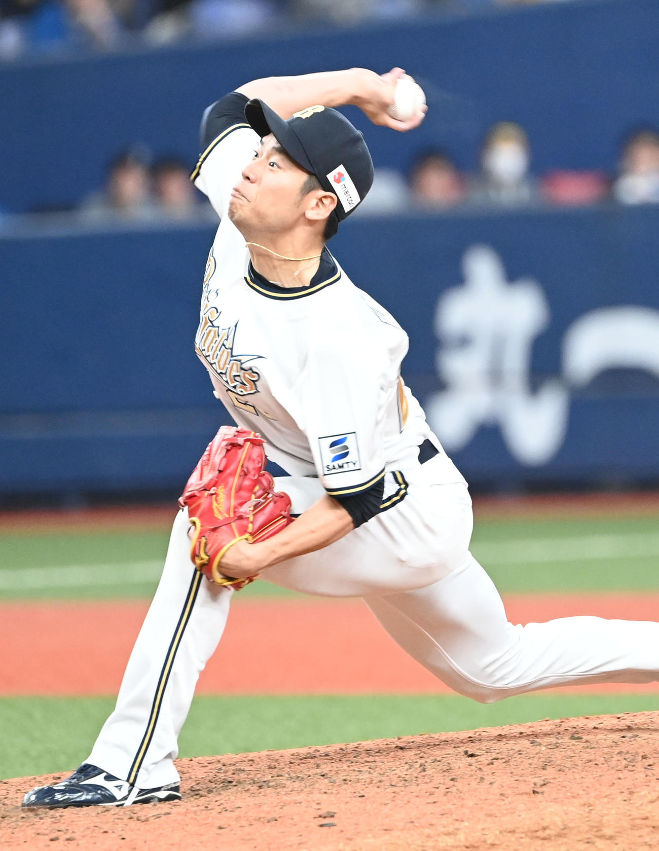 オリックス対日本ハム　8回途中から登板するオリックス近藤（撮影・和賀正仁）