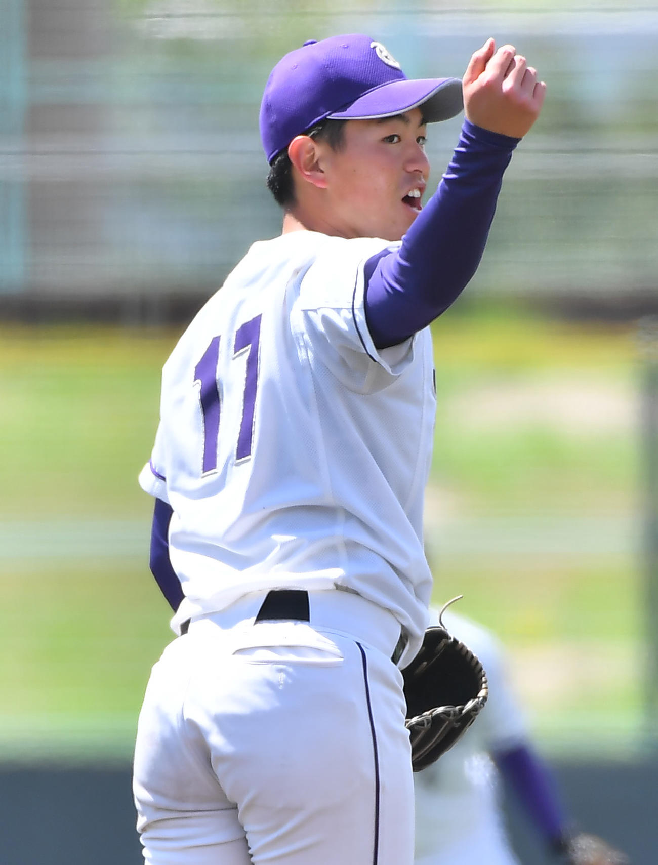 甲南大対天理大　完投勝利を挙げた天理大先発の真城（撮影・清水貴仁）