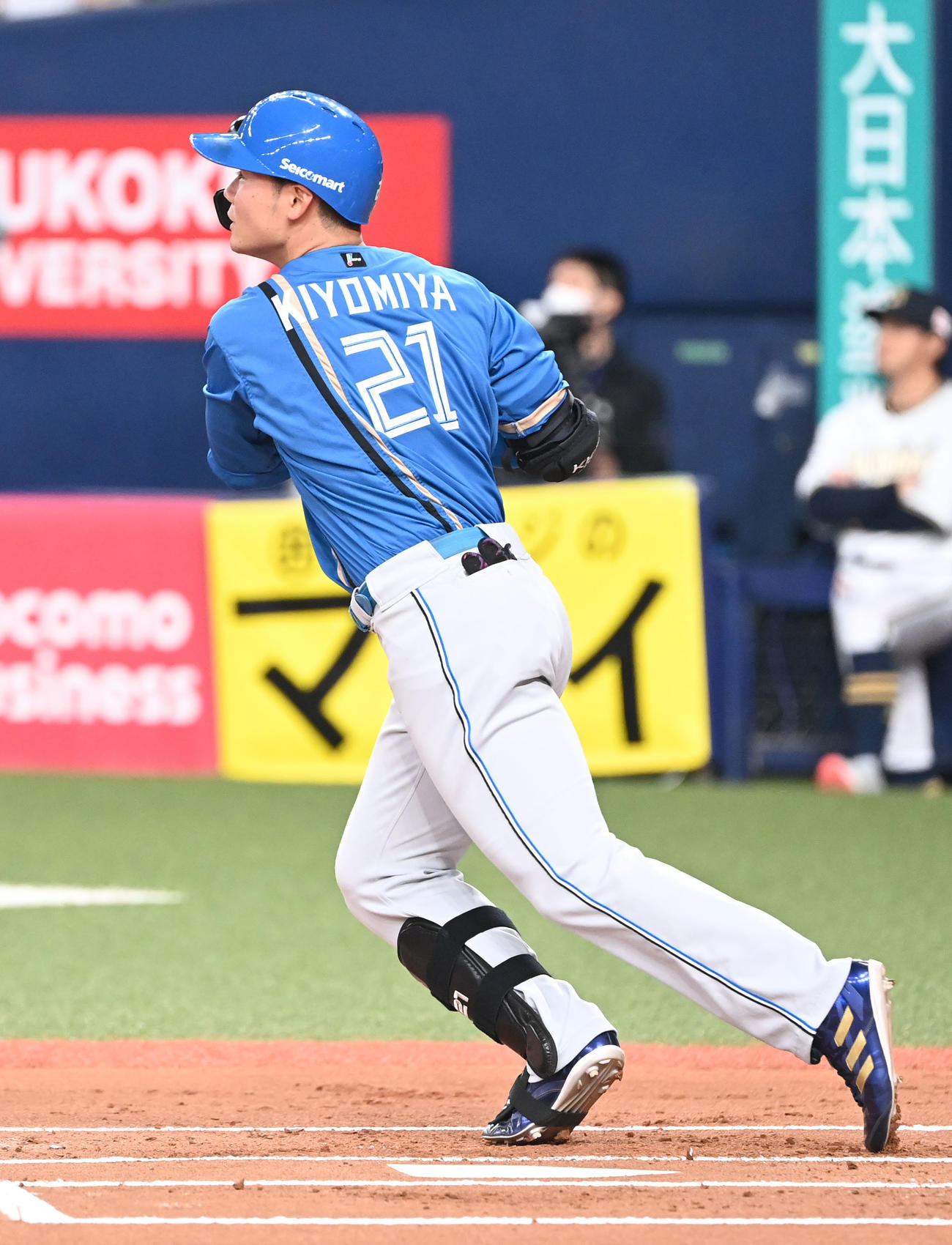 オリックス対日本ハム　1回表日本ハム無死一、二塁、右中間に3点本塁打を放つ清宮（撮影・和賀正仁）