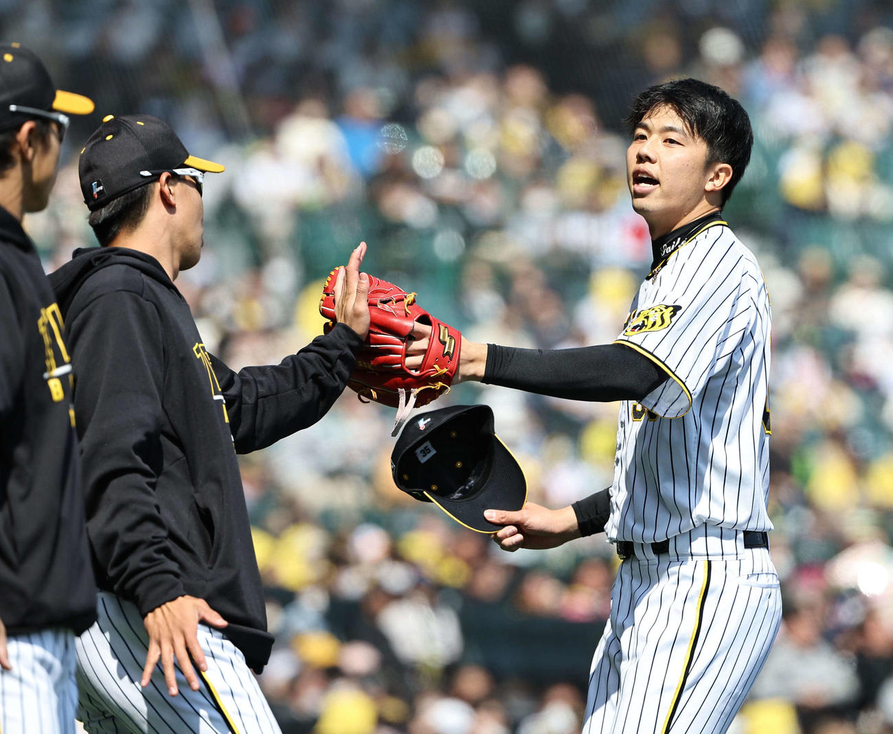 阪神対ヤクルト　阪神先発の才木は1回を三者三振に仕留めた（撮影・上田博志）