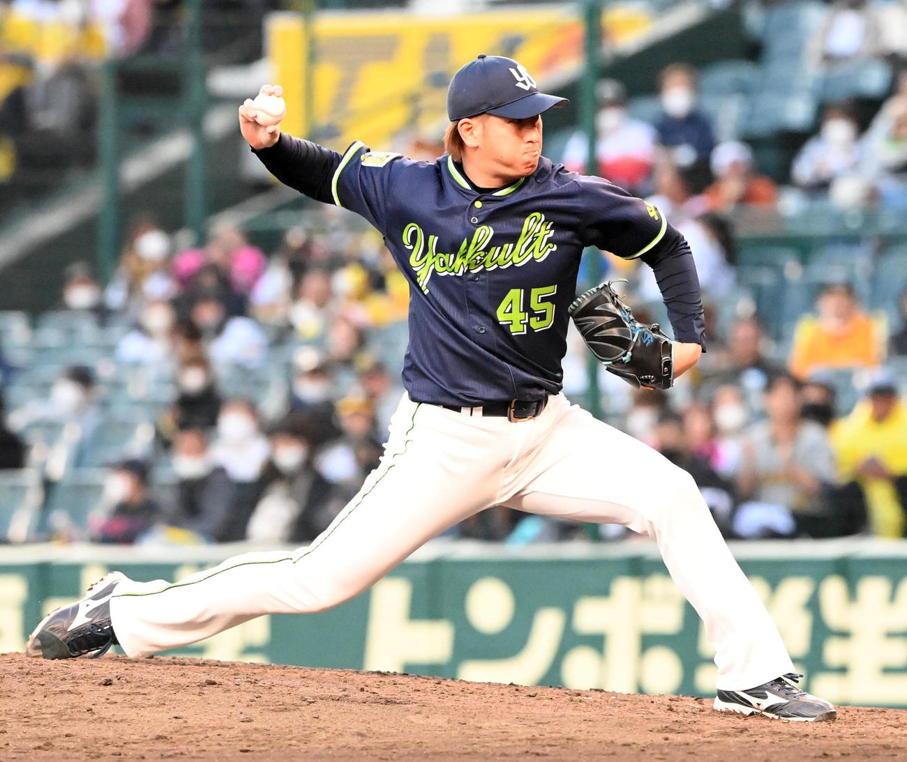 阪神対ヤクルト　ヤクルト7番手の小沢（撮影・前岡正明）