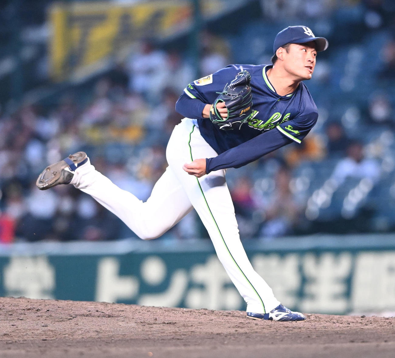 阪神対ヤクルト　ヤクルト8番手の山本（撮影・前岡正明）