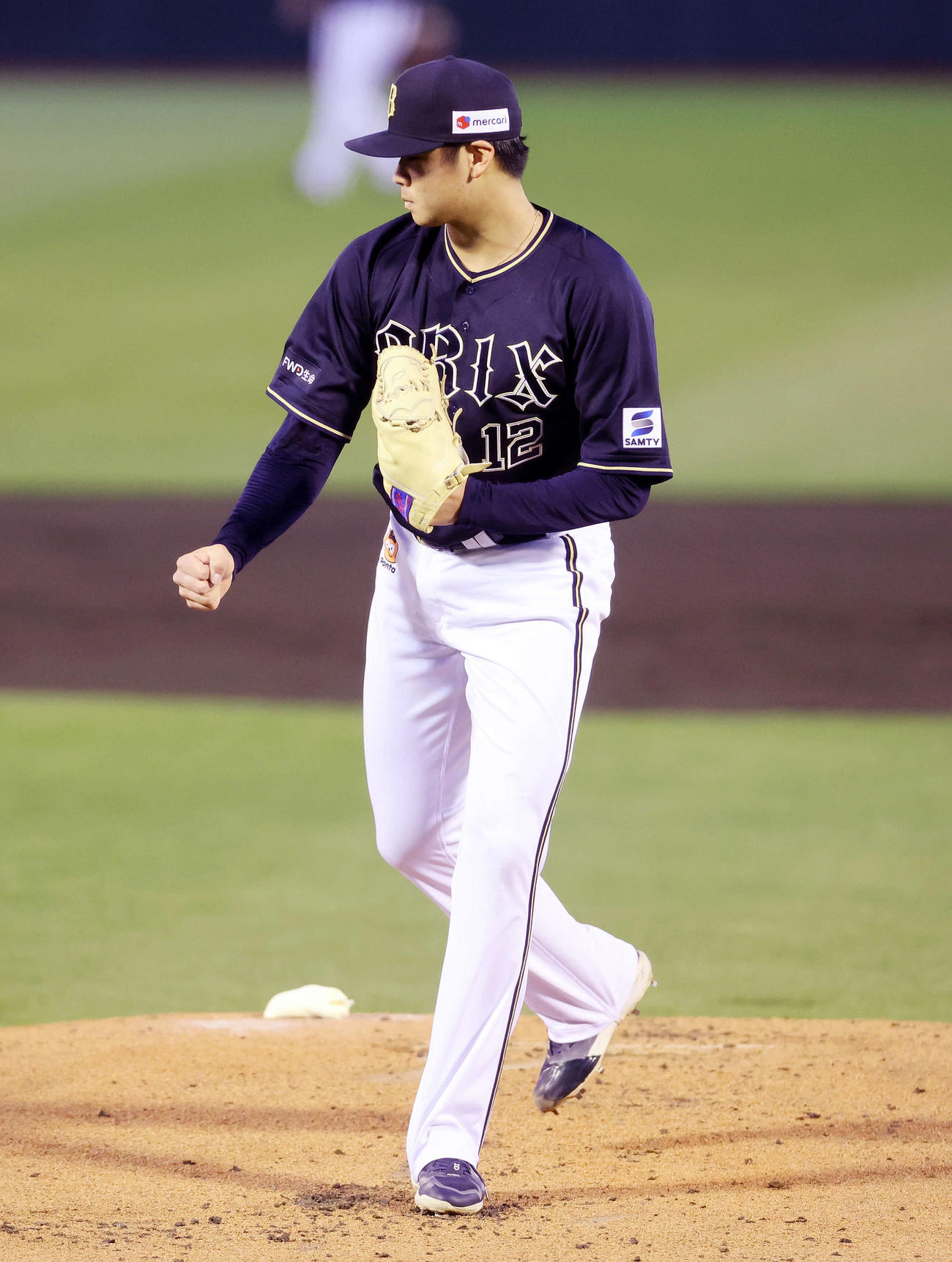 楽天対オリックス　1回裏楽天無死、西川から三振を奪いガッツポーズするオリックス山下（撮影・鈴木正人）