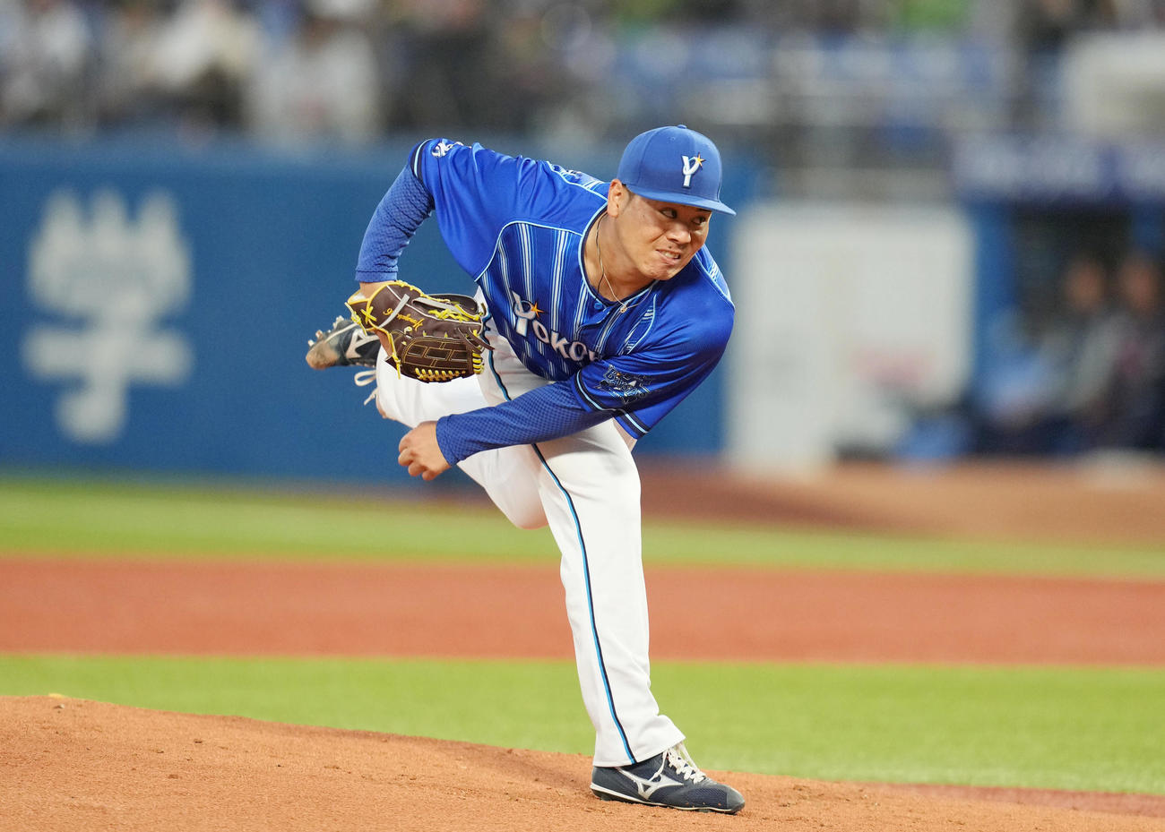 ヤクルト対DeNA DeNA先発の浜口（撮影・狩俣裕三）