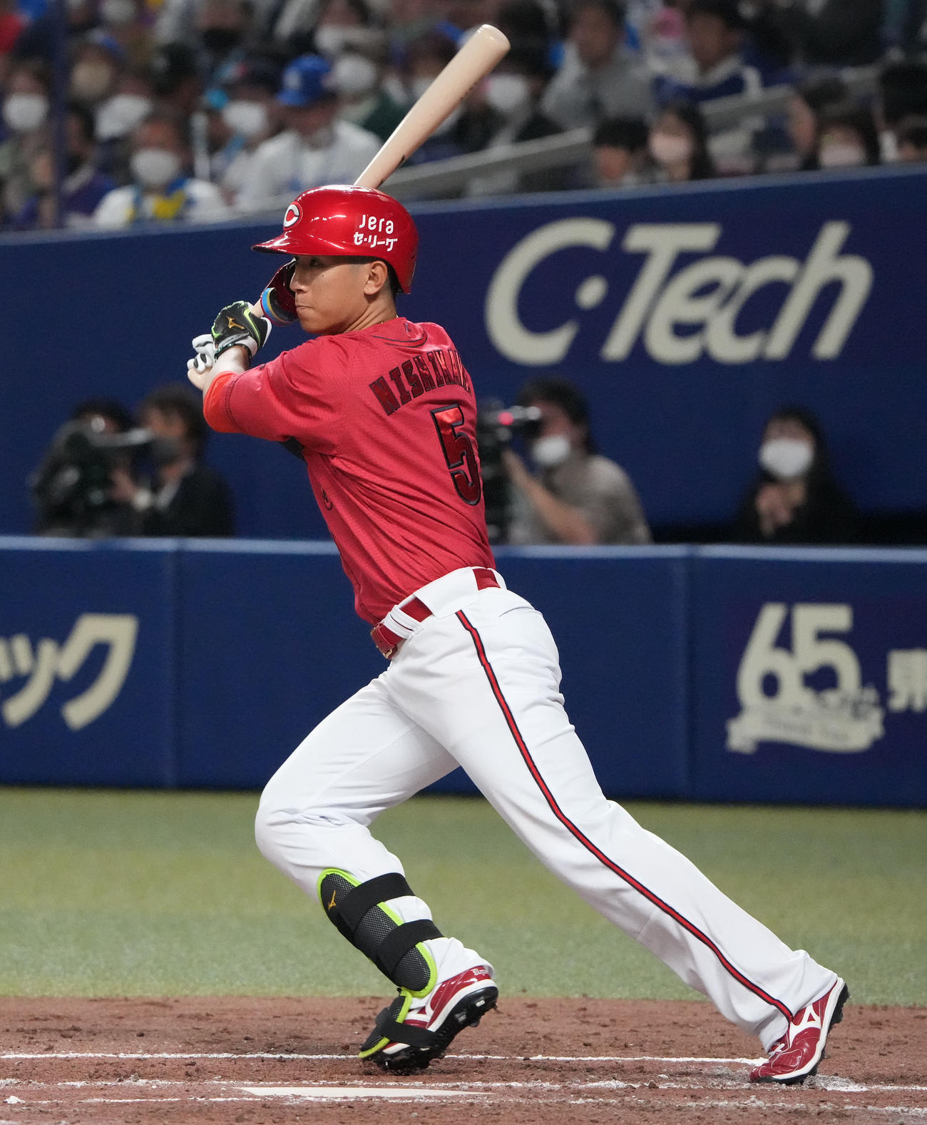 中日対広島戦　4回表広島無死二塁、左前適時打を放つ西川（撮影・森本幸一）