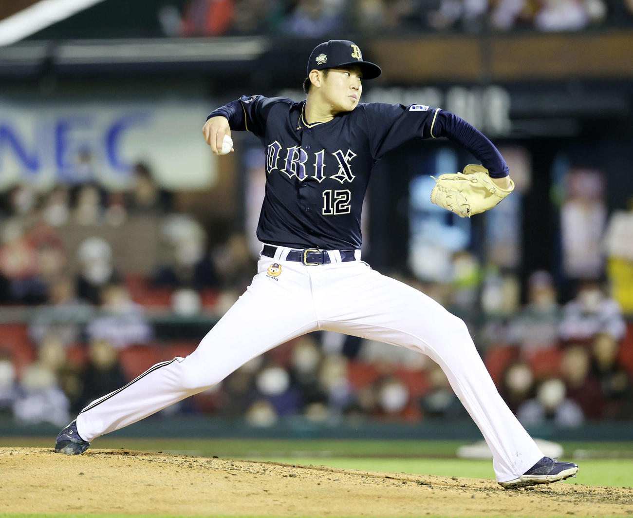 楽天対オリックス　力投するオリックス先発の山下（撮影・鈴木正人）