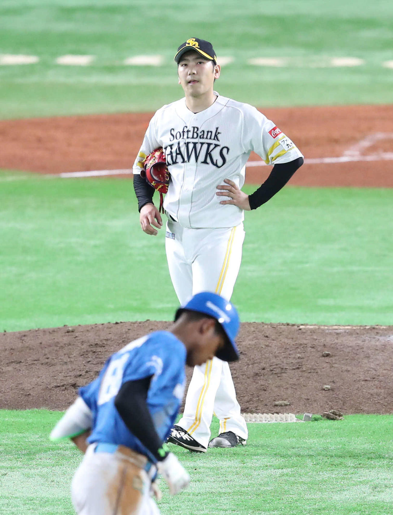 ソフトバンク対日本ハム　4回表日本ハム2死一塁、万波に同点となる2点本塁打を浴びた石川（撮影・梅根麻紀）
