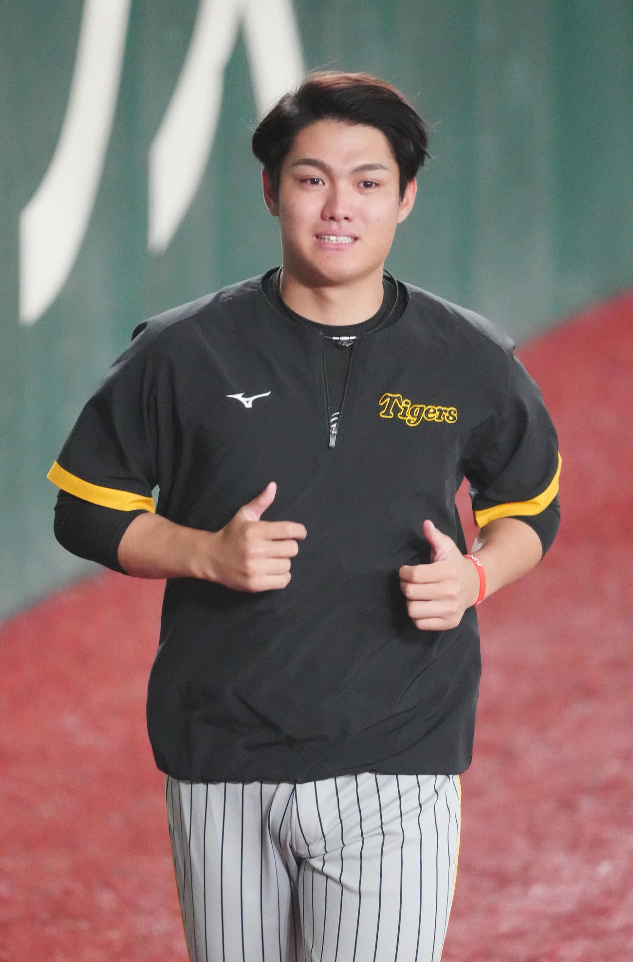 巨人対阪神　試合前練習に臨む阪神西純（撮影・江口和貴）