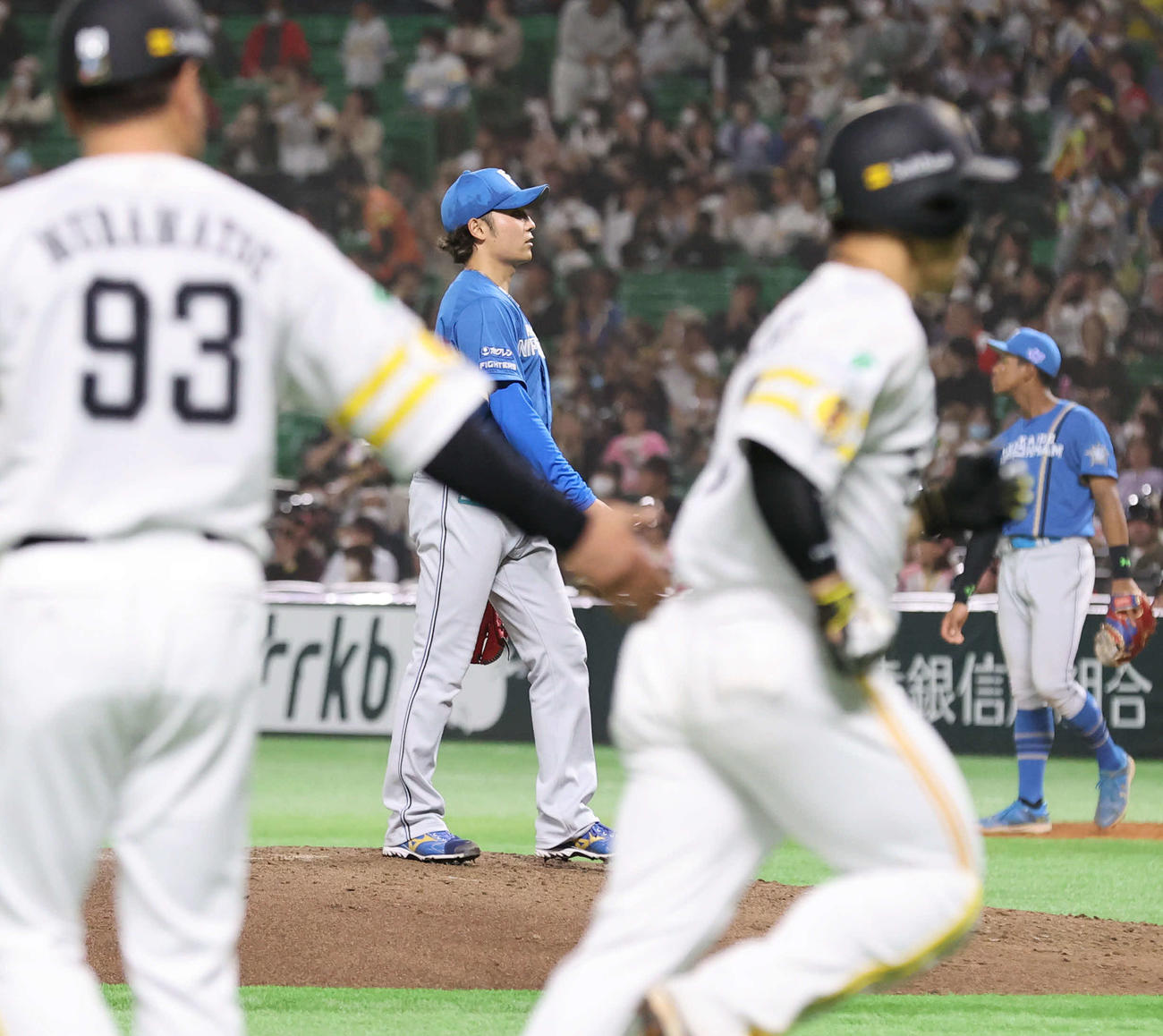 ソフトバンク対日本ハム　5回裏ソフトバンク2死、近藤に勝ち越しの本塁打を浴びた伊藤（撮影・梅根麻紀）