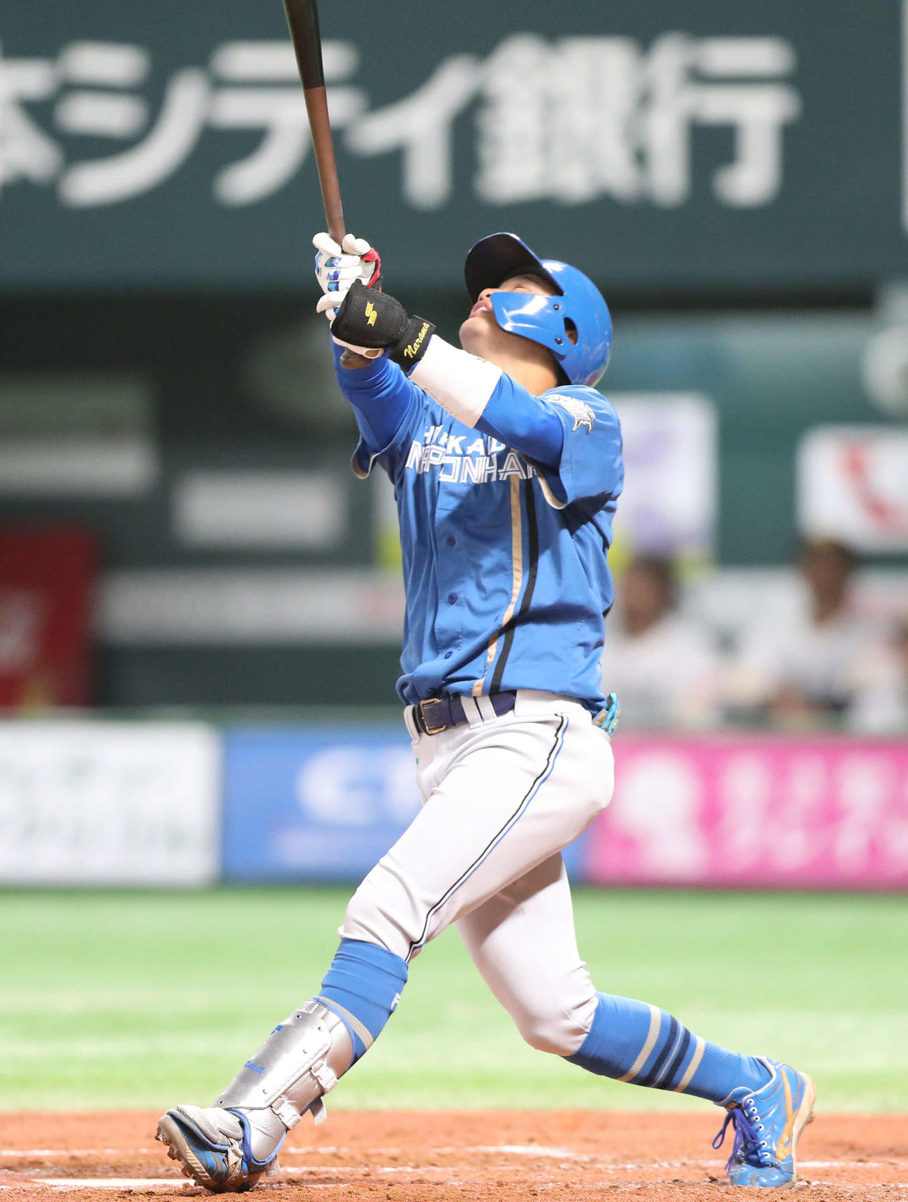 ソフトバンク対日本ハム　2回表日本ハム1死一塁、奈良間は三邪飛に終わる（撮影・梅根麻紀）