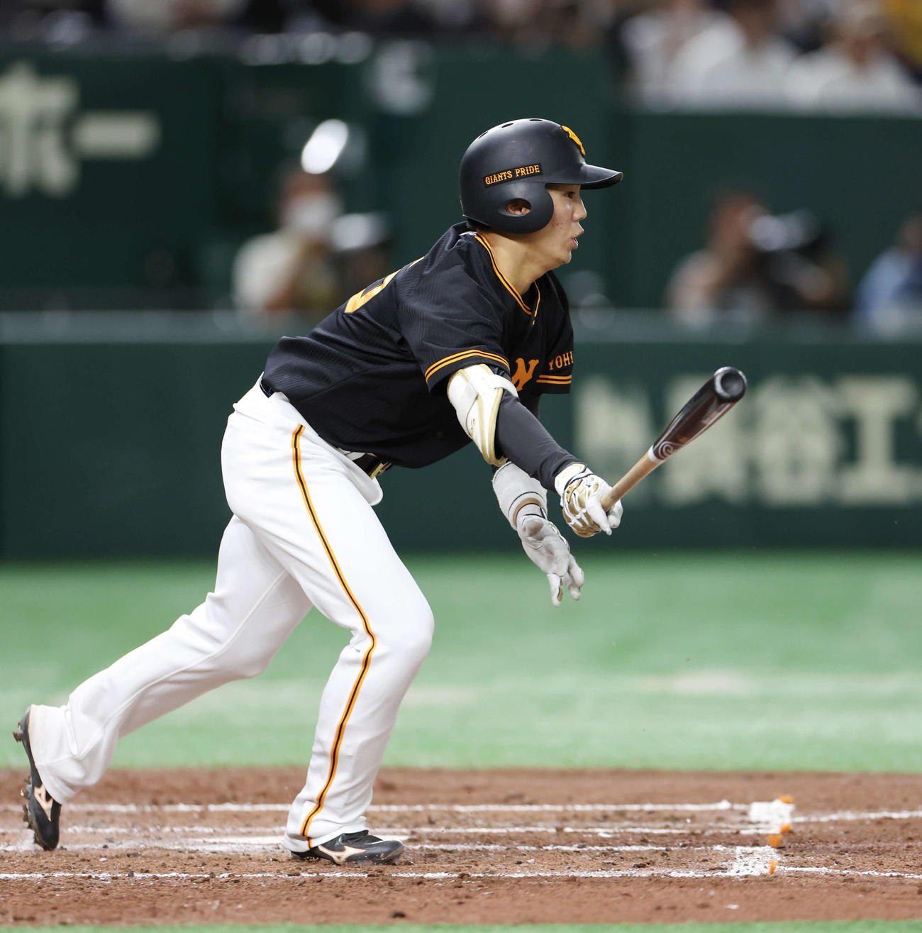 2回裏巨人無死一、三、同点右適時打を放つ門脇（撮影・宮地輝）