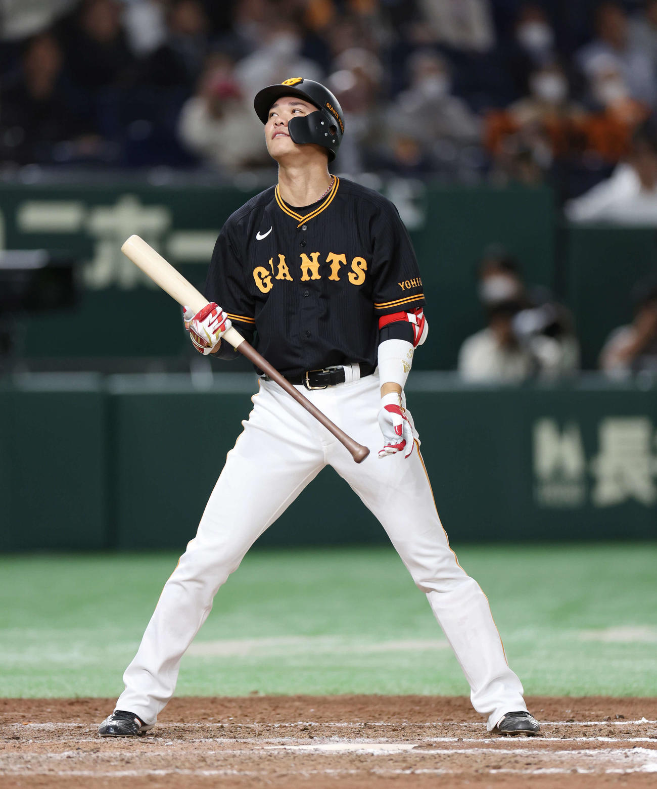 巨人対阪神　9回裏巨人1死、見逃し三振の坂本（撮影・宮地輝）
