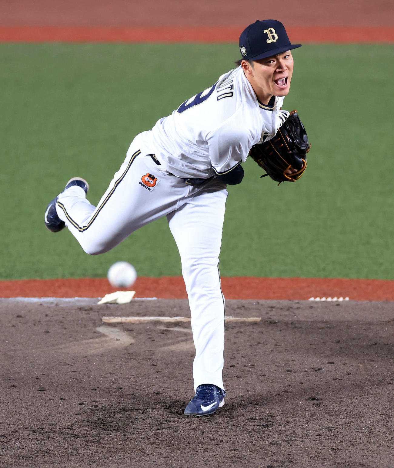 ロッテ対オリックス　力投するオリックス先発の山本（撮影・浅見桂子）