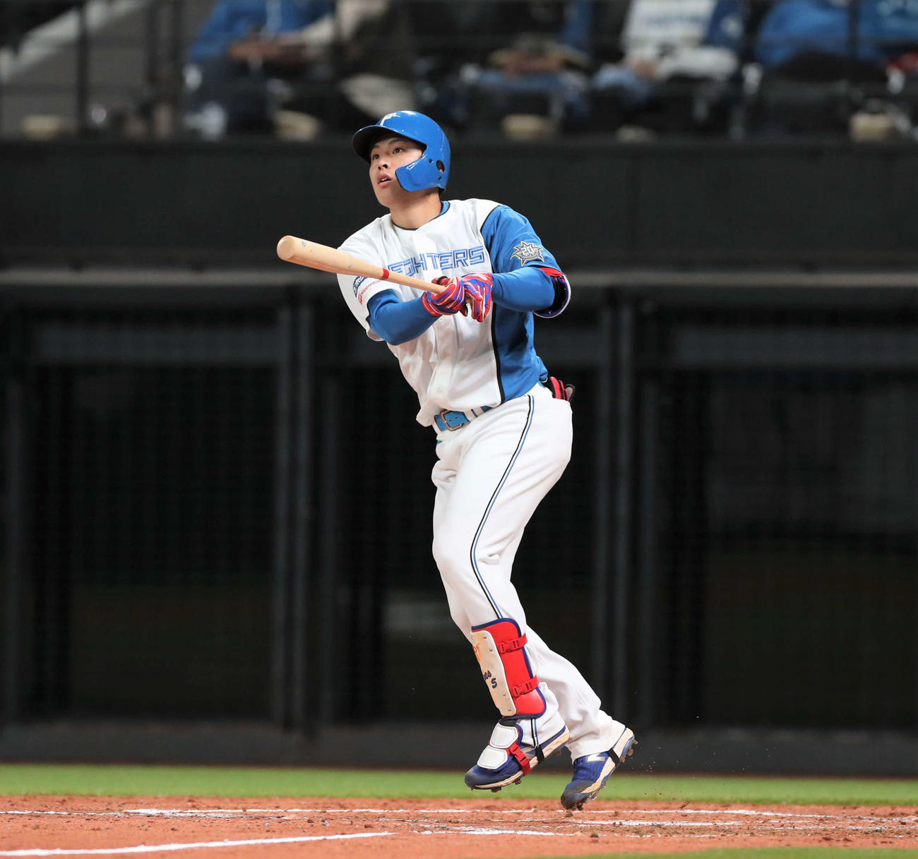 日本ハム対西武　3回裏日本ハム2死一、三塁、左越え3点本塁打を放つ野村（撮影・黒川智章）