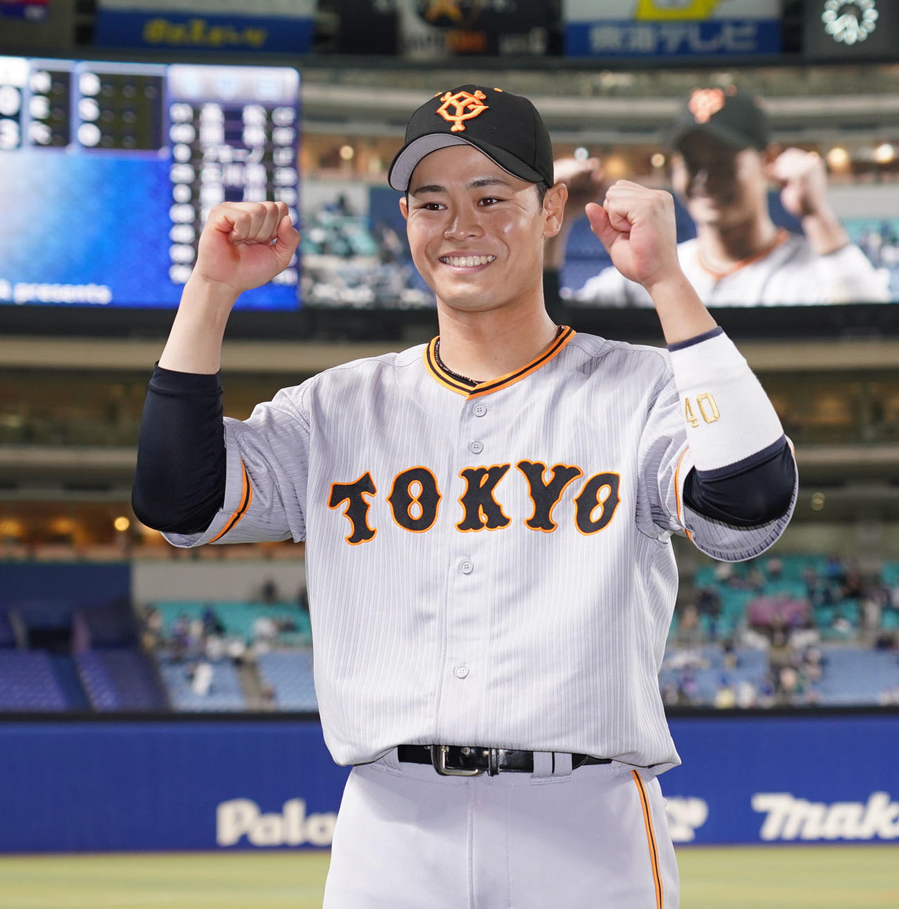 中日対巨人　ヒーローインタビューを終えポーズを決める中山（撮影・森本幸一）