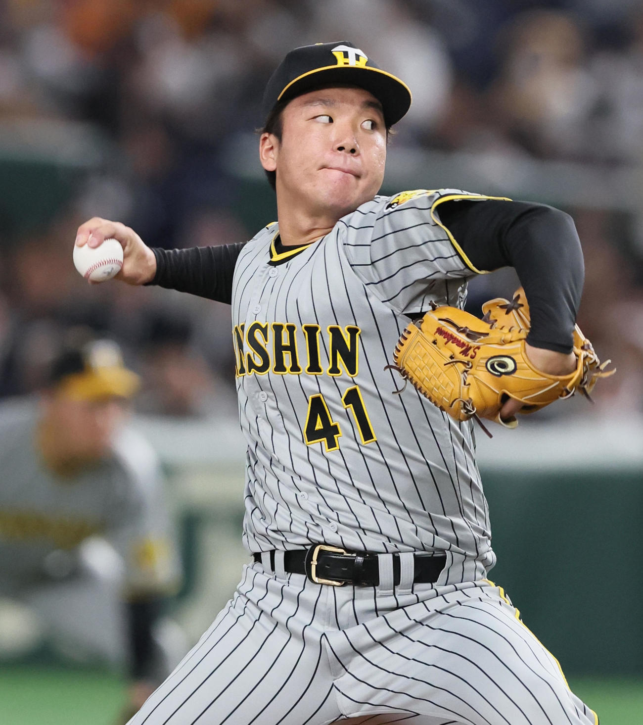 23年4月12日、巨人戦に登板しスライダーを投じる村上頌樹