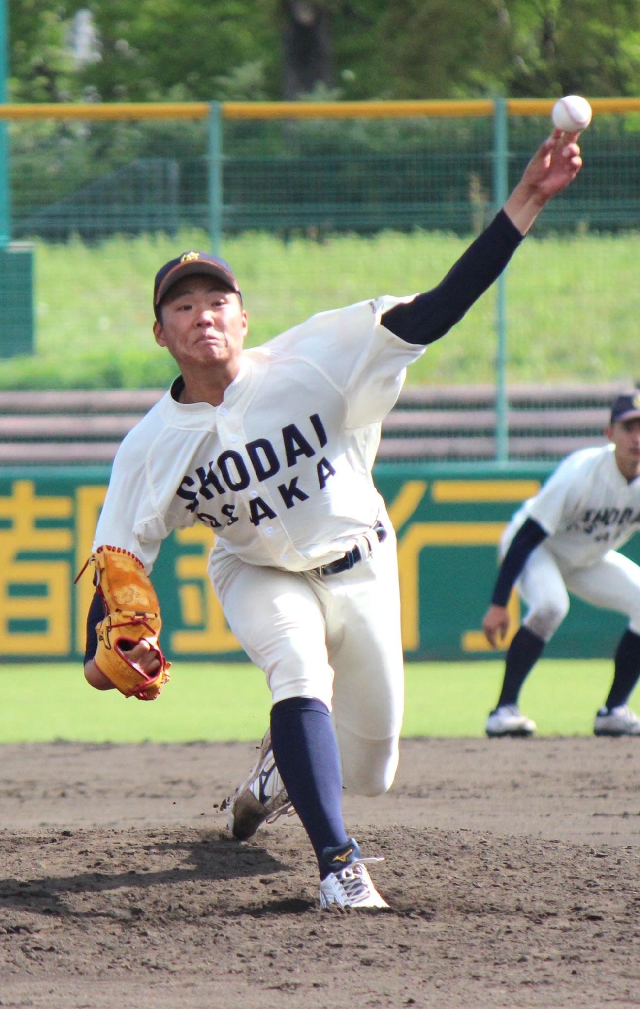 龍谷大戦で救援した大商大・高（撮影・柏原誠）