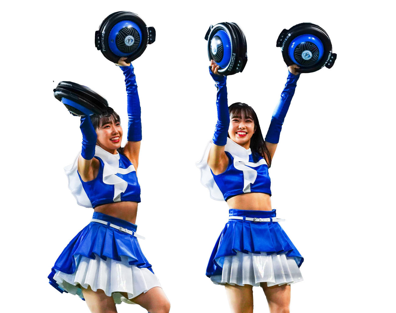 「成吉思汗バリン」を持って踊るファイターズガール（球団提供）