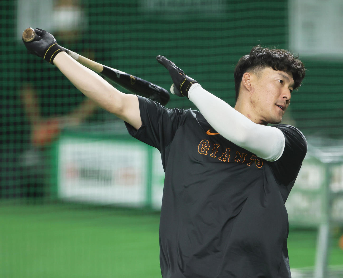 打撃練習する巨人梶谷（2023年3月25日撮影）