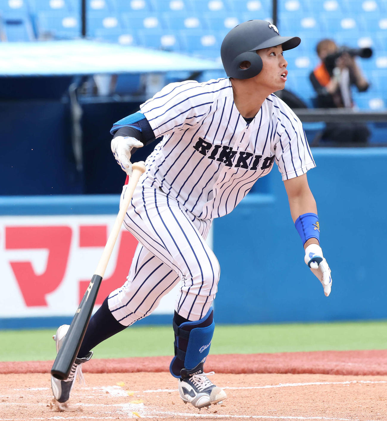 法大対立大　3回裏立大1死、菅谷は右越えに本塁打を放つ（撮影・丹羽敏通）