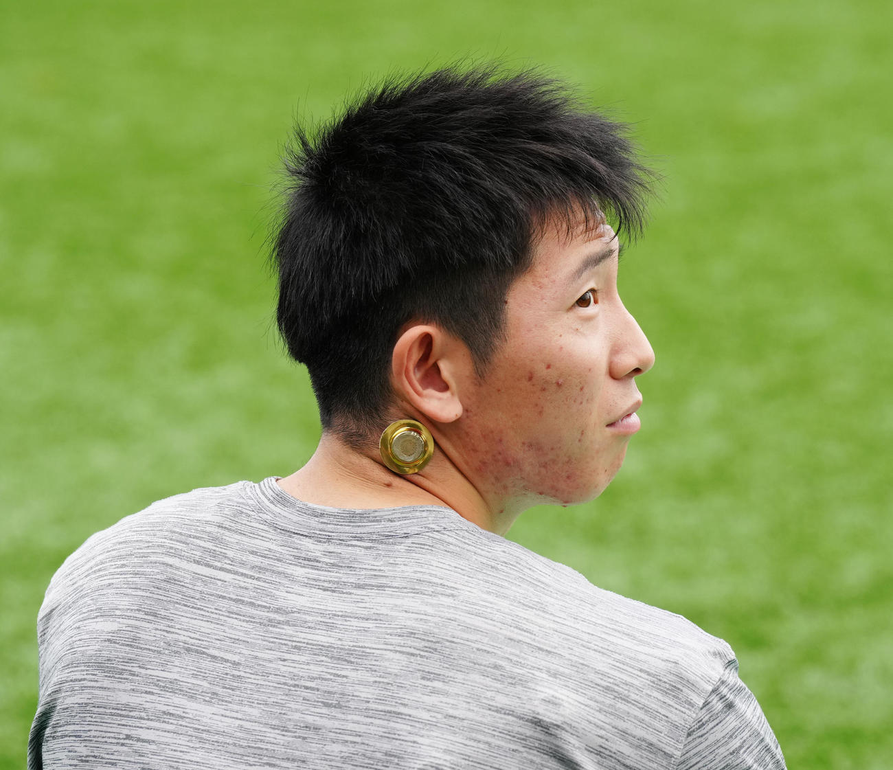 巨人対DeNA　試合前、調整する巨人戸郷（撮影・江口和貴）
