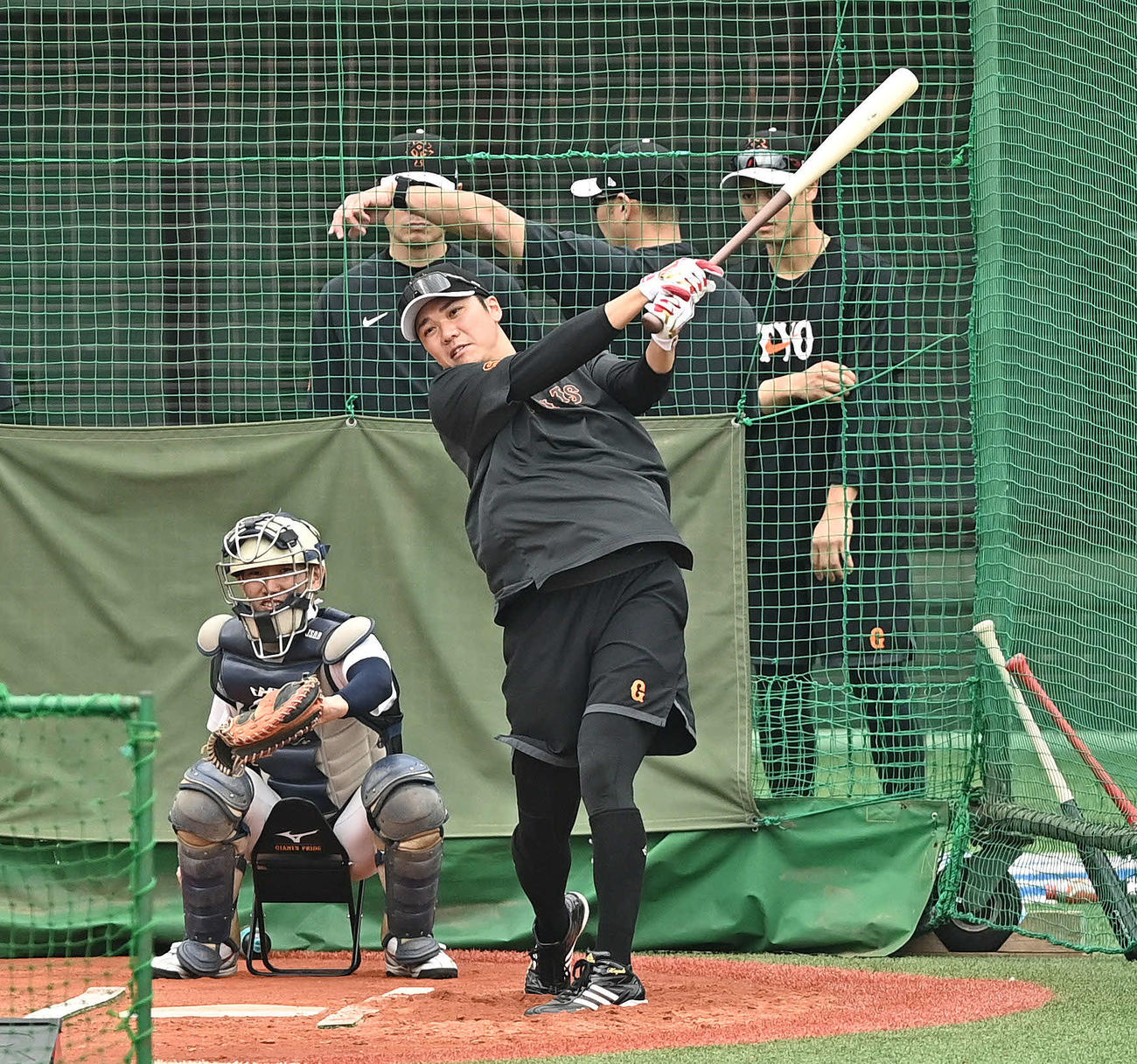 巨人対DeNA　試合前の打撃練習する巨人坂本（撮影・滝沢徹郎）