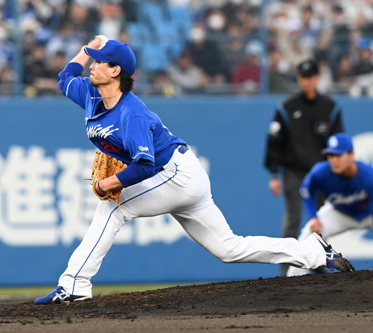 ヤクルト対中日　中日先発の涌井（撮影・前岡正明）