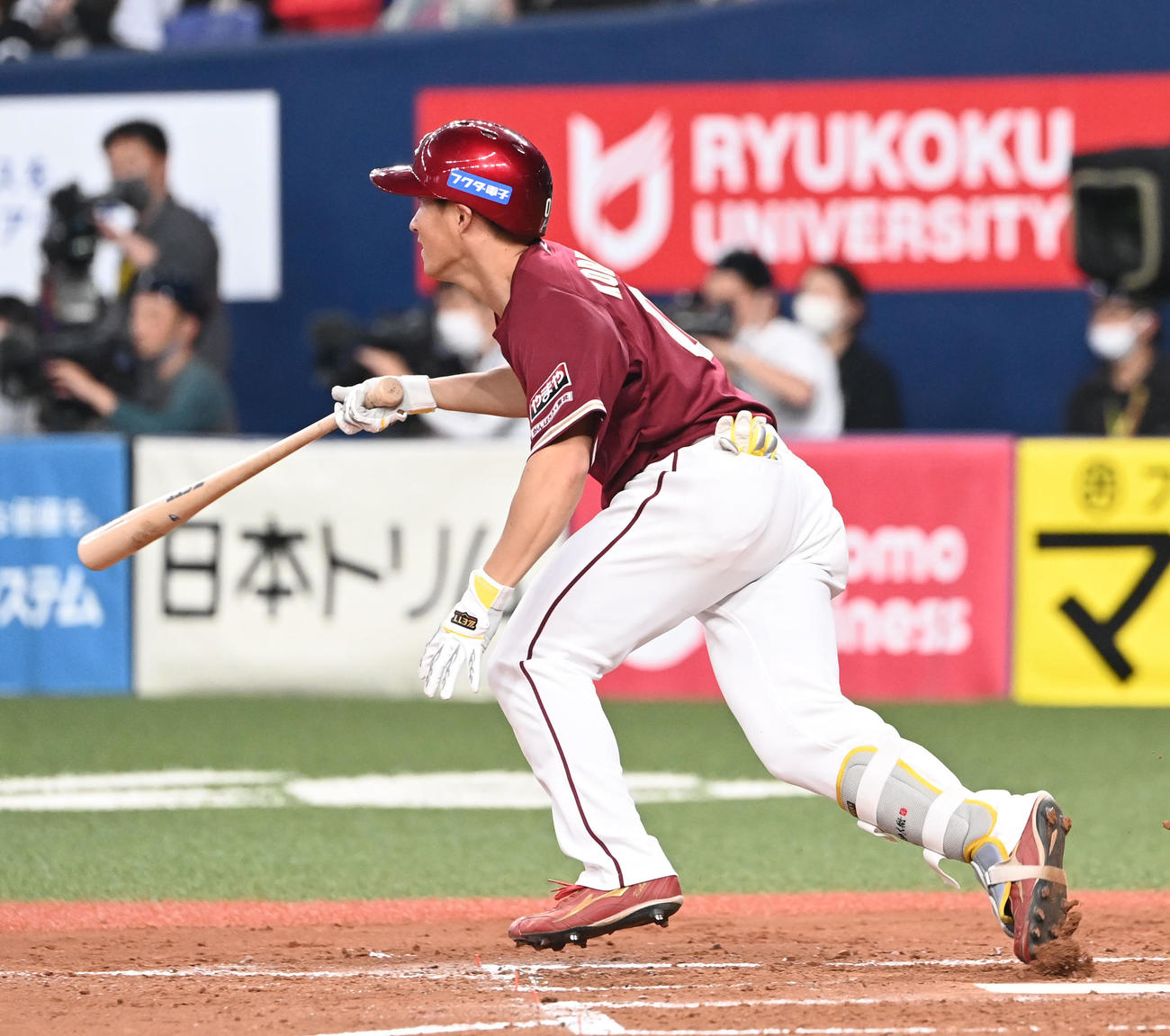 オリックス対楽天　4回表楽天2死二塁、右前適時打を放つ小深田（撮影・和賀正仁）