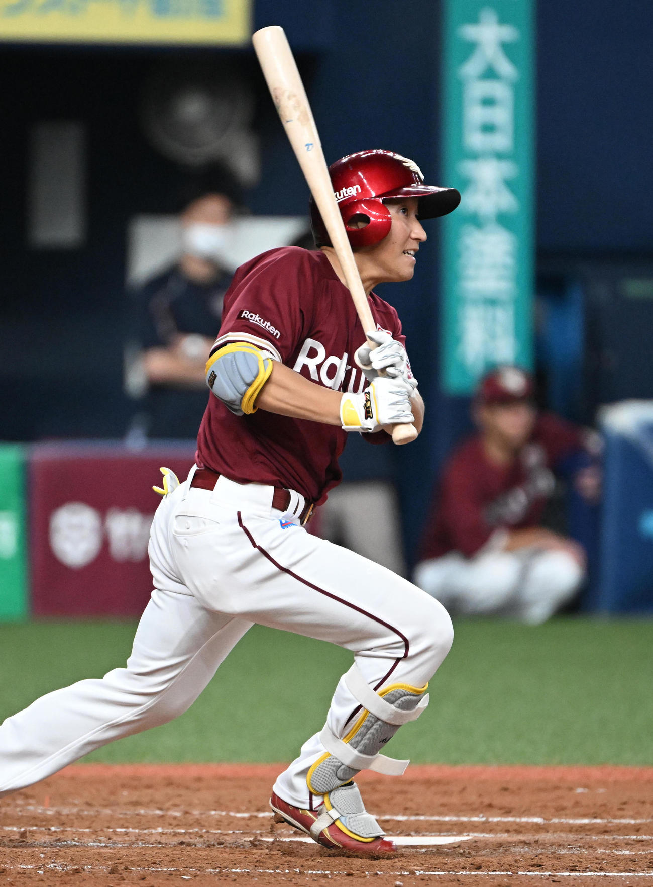 オリックス対楽天　4回表楽天2死二塁、小深田は右前へ先制適時打を放つ（撮影・石井愛子）