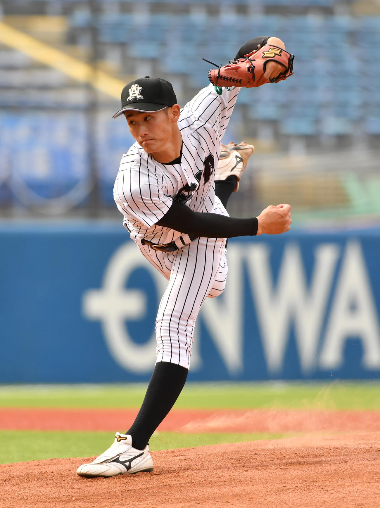 国学院大対亜大　先発した亜大・草加（撮影・柴田隆二）
