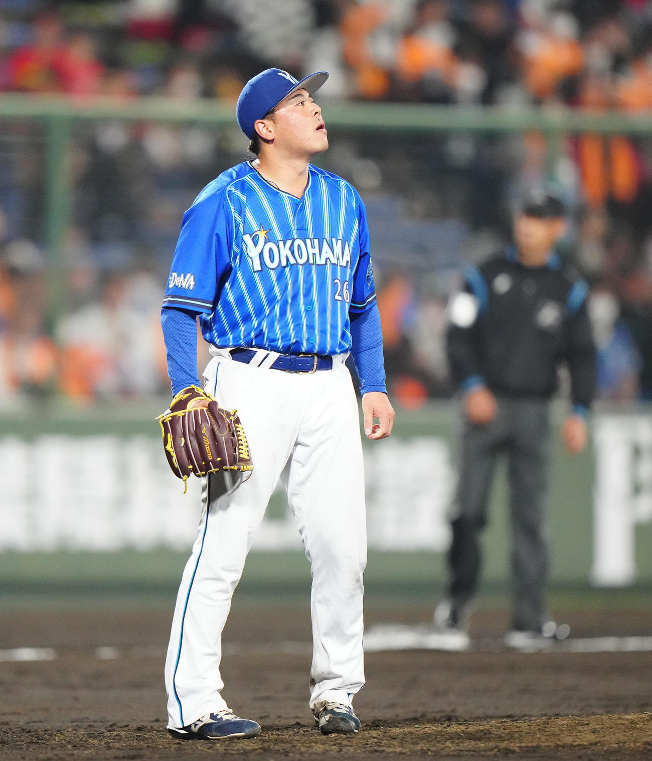 巨人対DeNA 7回裏巨人無死一塁、吉川に2点本塁打を浴びた浜口（撮影・江口和貴）