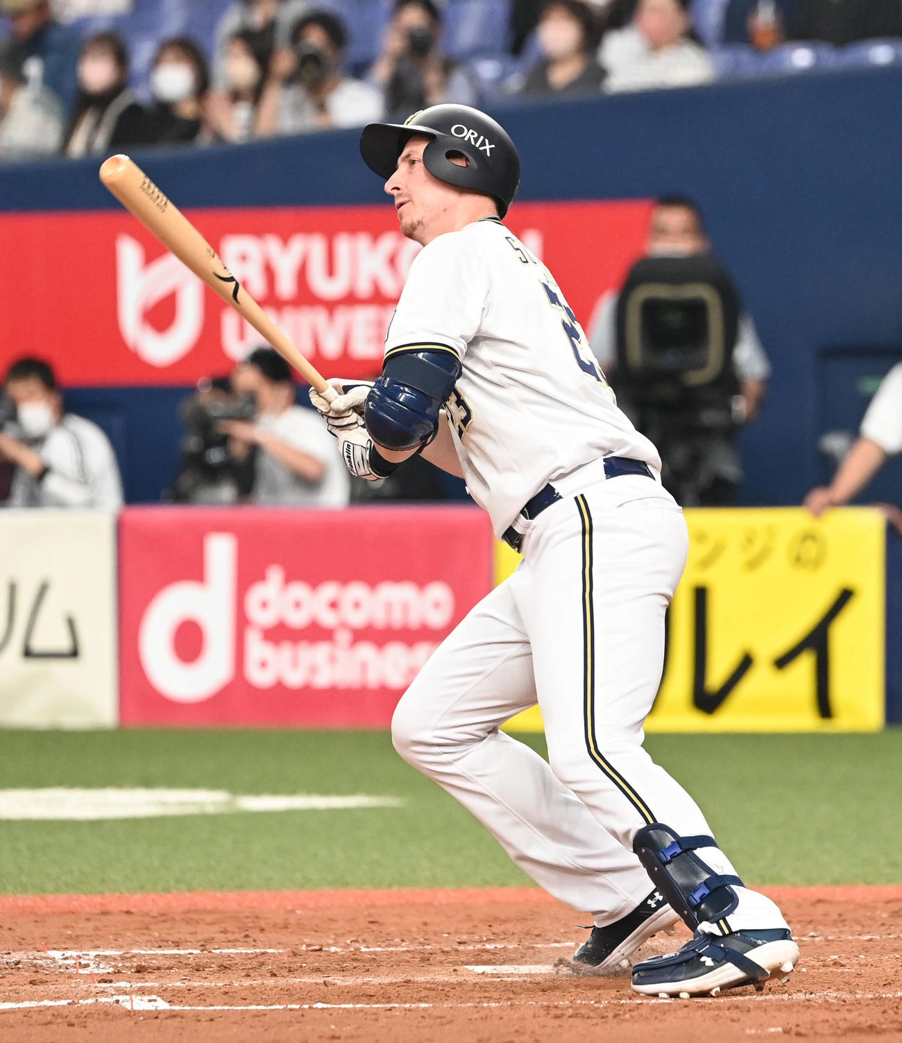 オリックス対楽天　4回裏オリックス2死、左前打を放ち来日初安打をマークするシュウィンデル（撮影・和賀正仁）