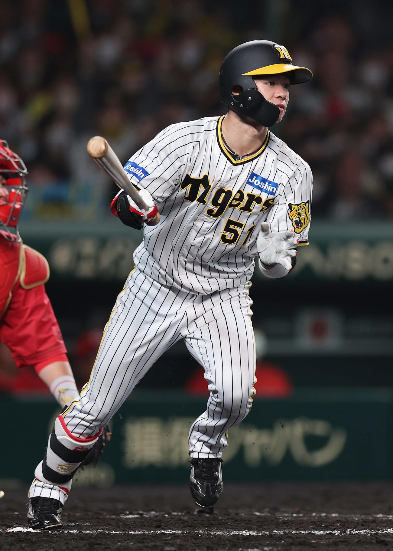 7回裏阪神1死三塁、右前適時打を放つ中野（撮影・前田充）